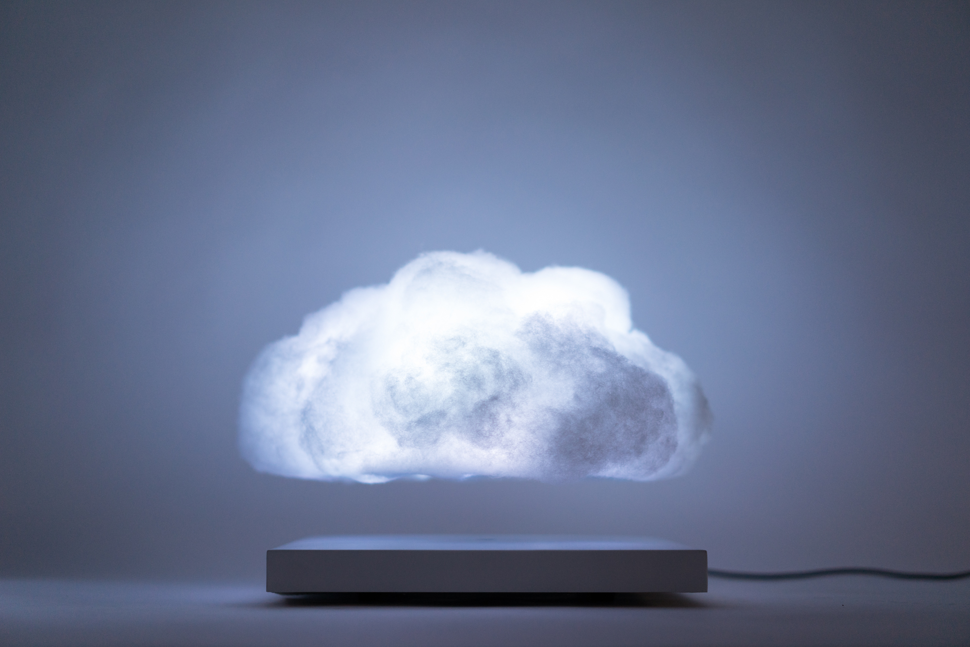 From New York: Floating Cloud / La lampada fluttuante di Richard Clarkson -  Artwort